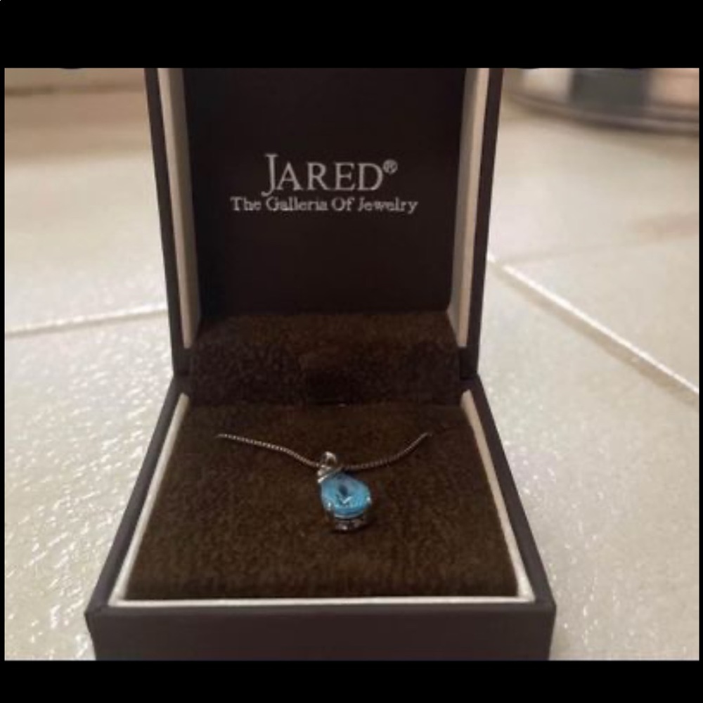 Jared blue pendant necklace